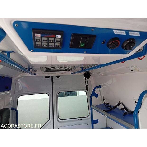 2015 رينو Master-43183133