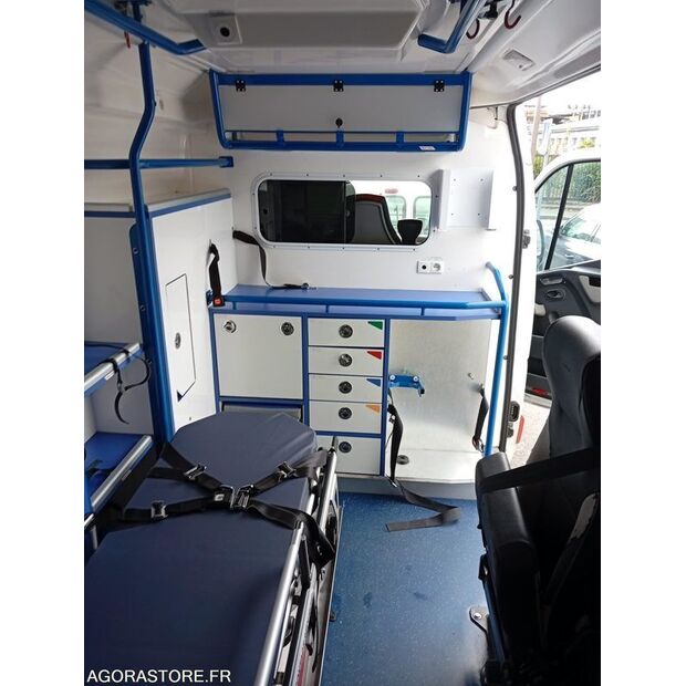 2015 رينو Master-43183134