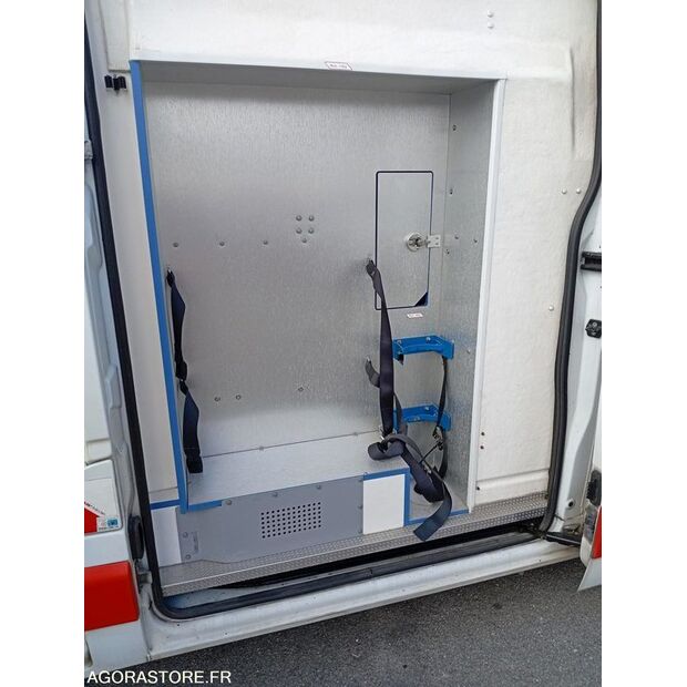 2015 رينو Master-43183136