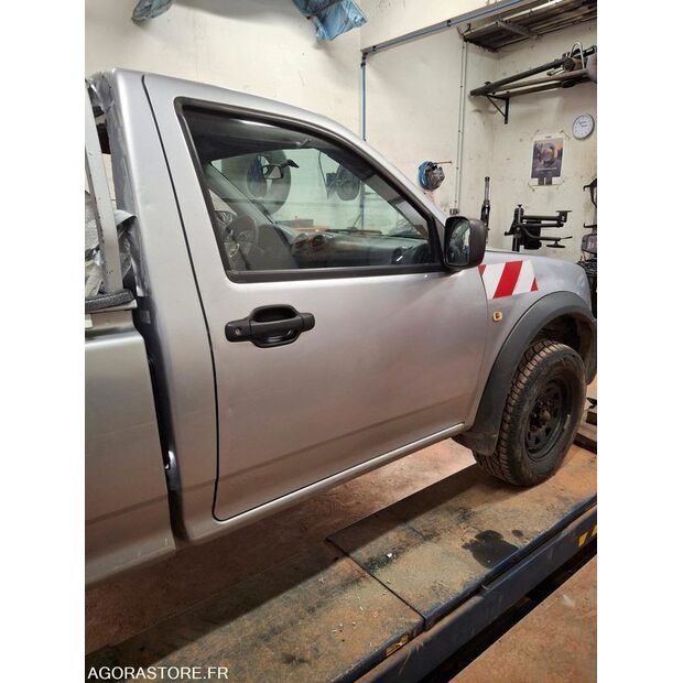 2011 Isuzu D-MAX-43183195
