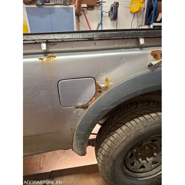 2011 Isuzu D-MAX-43183199