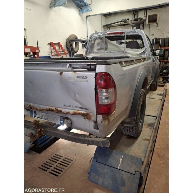 2011 Isuzu D-MAX-43183205