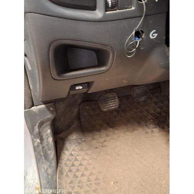 2011 Isuzu D-MAX-43183208