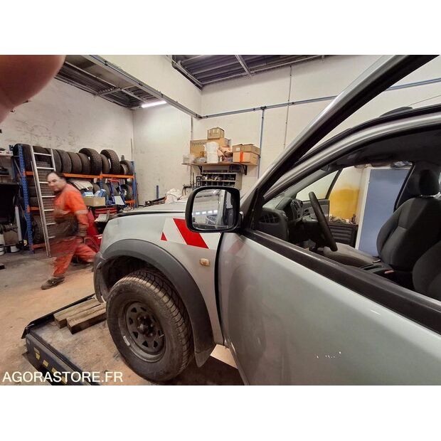 2011 Isuzu D-MAX-43183219