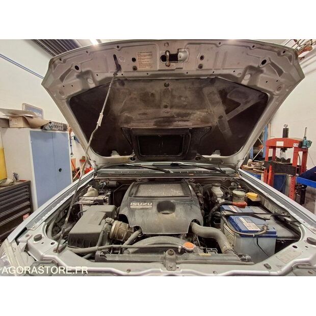 2011 Isuzu D-MAX-43183223