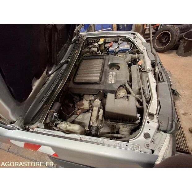 2011 Isuzu D-MAX-43183224