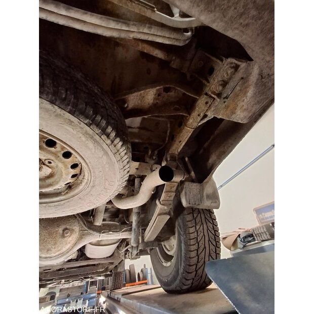 2011 Isuzu D-MAX-43183241