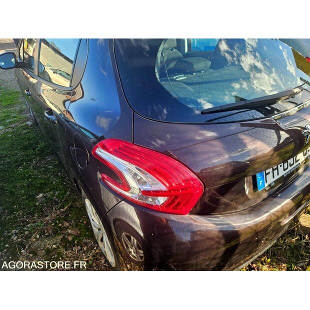 2013 Peugeot 208-43183261