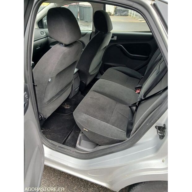 2006 Ford Focus-43183447