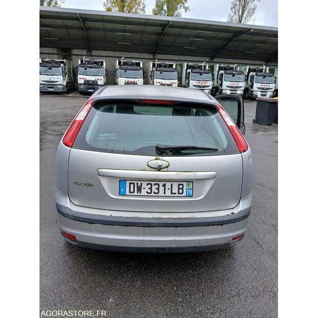 2006 Ford Focus-43183448