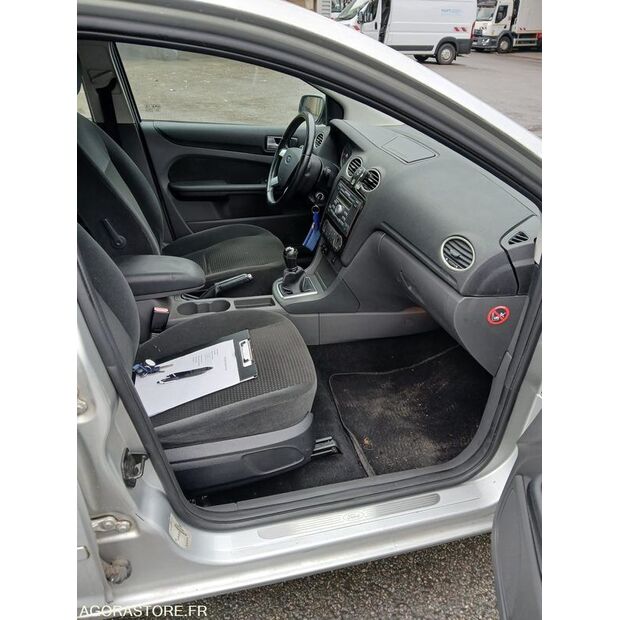 2006 Ford Focus-43183451