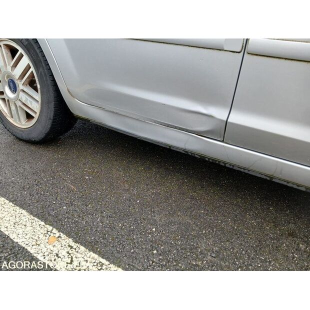 2006 Ford Focus-43183454