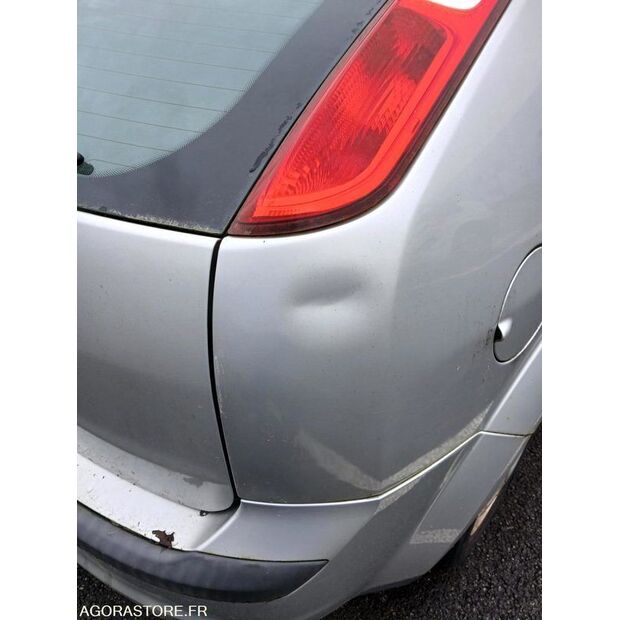 2006 Ford Focus-43183455