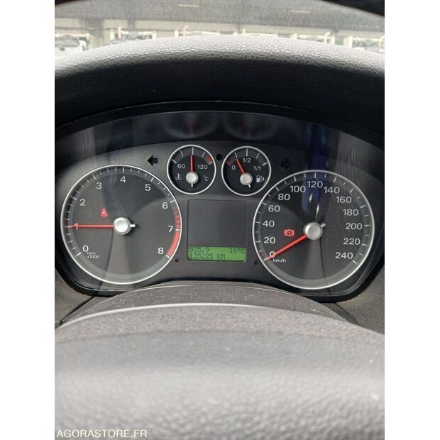 2006 Ford Focus-43183456