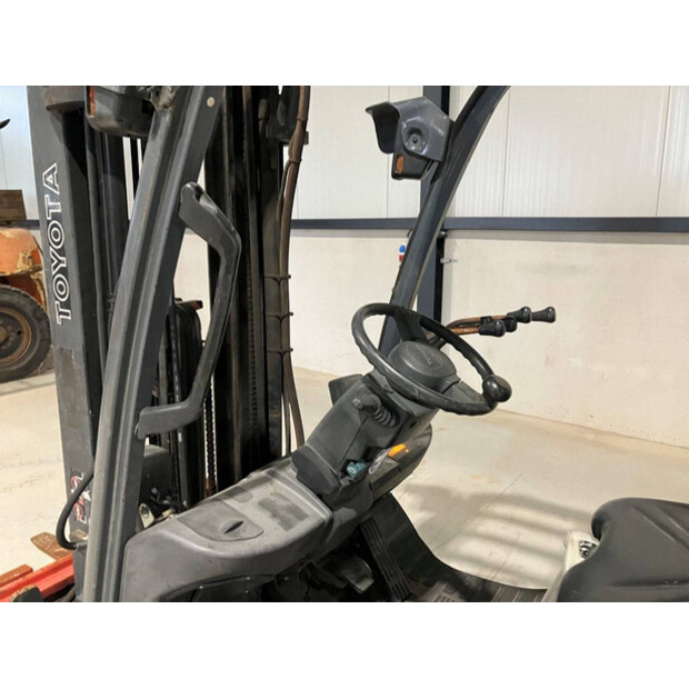 2011 Toyota 02-8FDF18-43183792