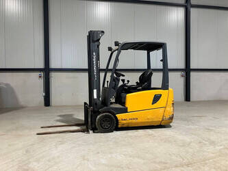 Image de CHARIOTS ÉLÉVATEURS 2008 Jungheinrich EFG 216