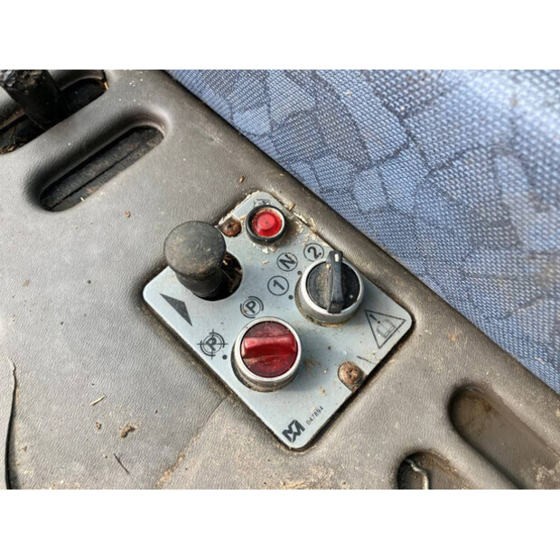 2004 ميرلو P33.7KT-43184330