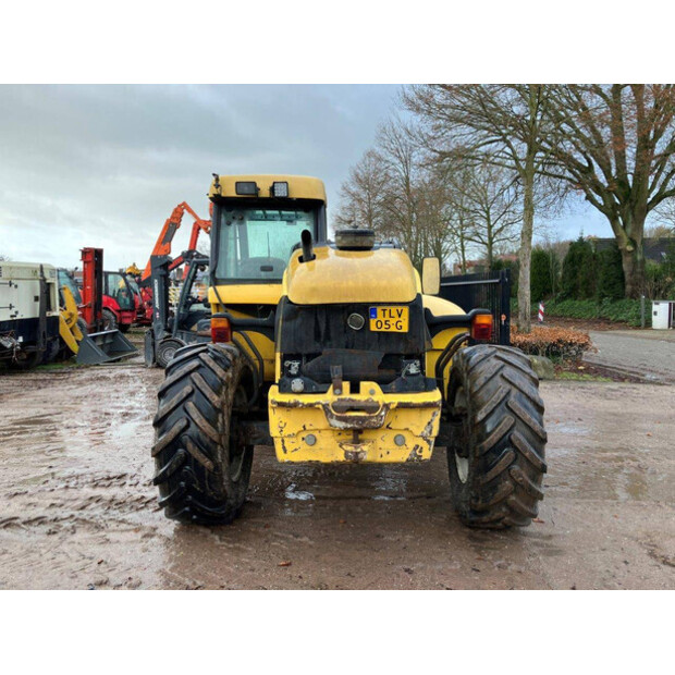 2003 نيو هولاند LM410-43184350