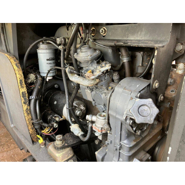 2003 نيو هولاند LM410-43184360