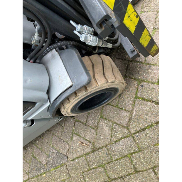 2017 Still R20-20-43184563