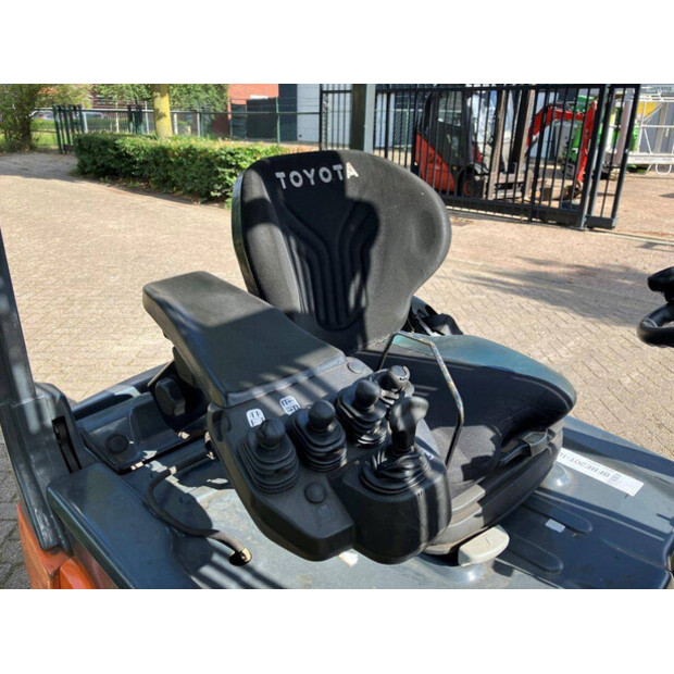 2016 تويوتا 8FBR20T-43184578