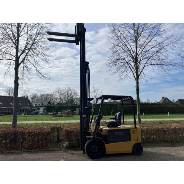 2009 كاتربيلر EP30K-43184654