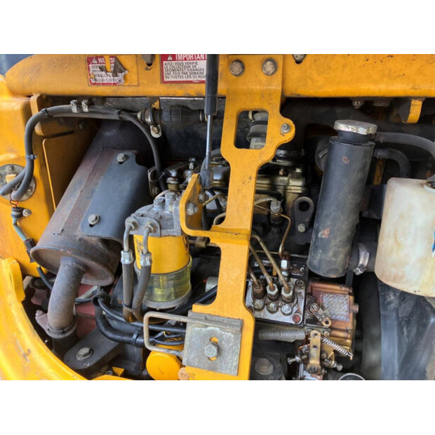 2003 جيه سي بي 8032-43184815