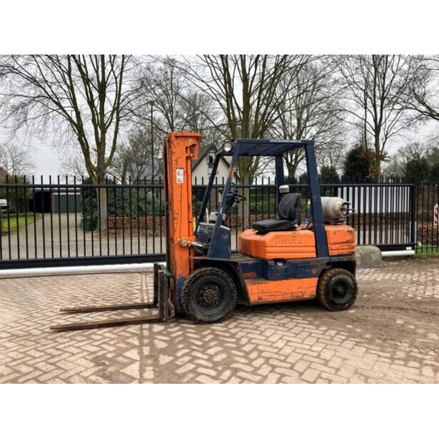 1990 Toyota 42-5FGF 25-43184970