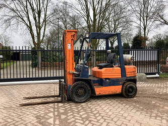 صورة ل رافعات 1990 تويوتا 42-5FGF 25