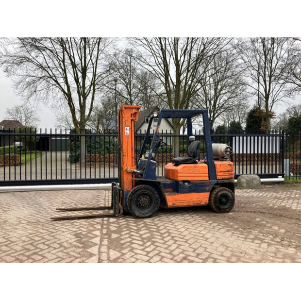 1990 Toyota 42-5FGF 25-43184971