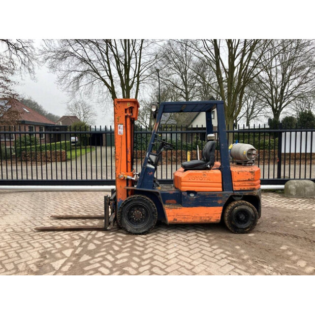 1990 Toyota 42-5FGF 25-43184972