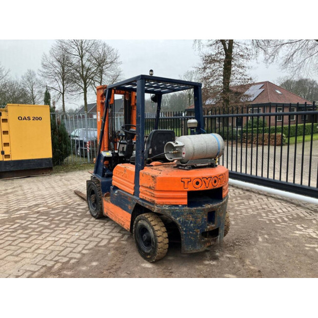 1990 Toyota 42-5FGF 25-43184973