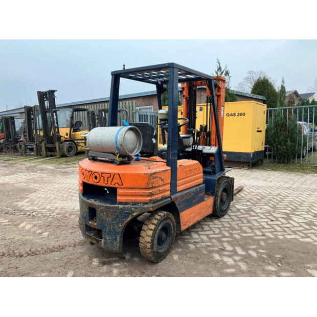 1990 Toyota 42-5FGF 25-43184975