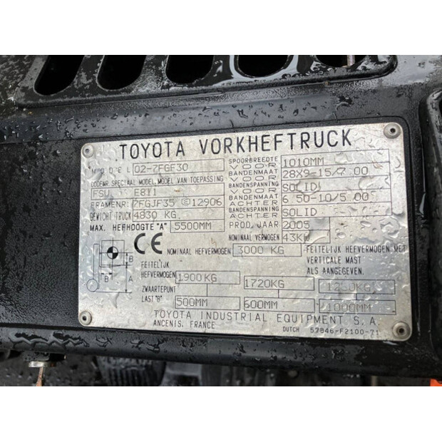 2005 Toyota 02-7FGF30-43185011