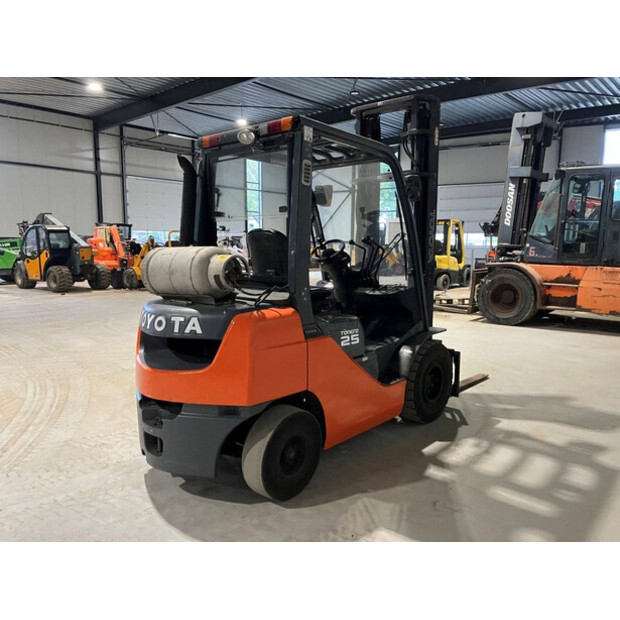 2008 Toyota 02-8FG25-43185166