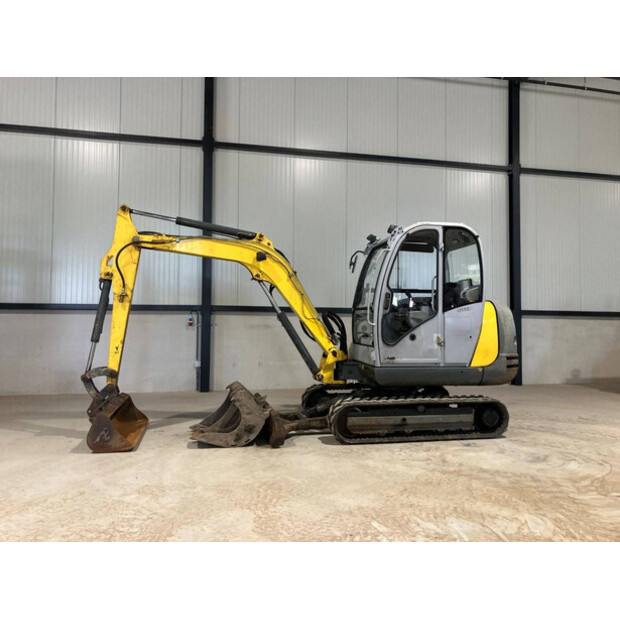 2016 نيوسون 3503RD-43185682