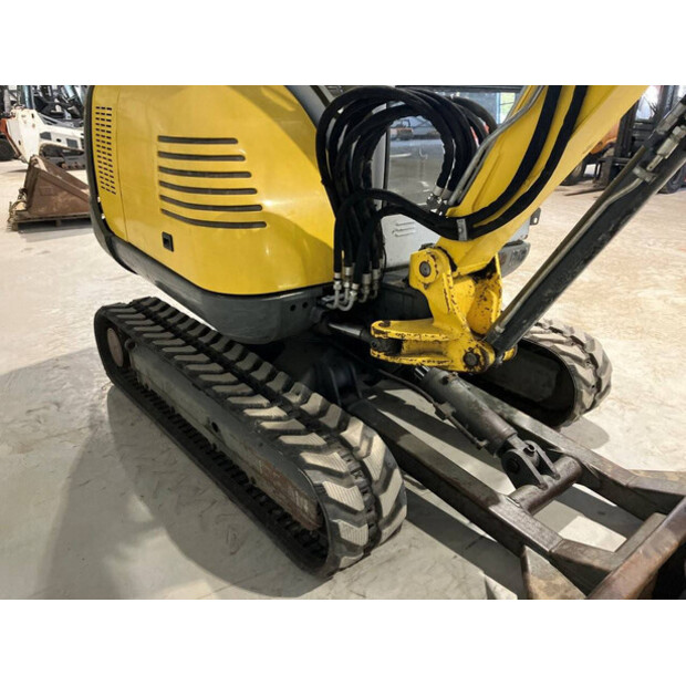 2016 نيوسون 3503RD-43185690