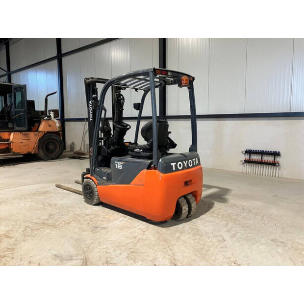 2013 تويوتا 8FBET16-43185730