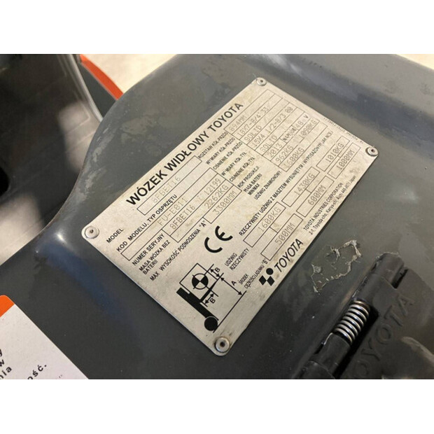 2013 تويوتا 8FBET16-43185736