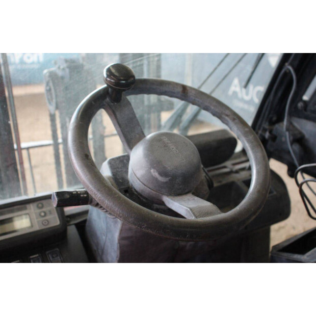 2015 نيسان 25-43199977