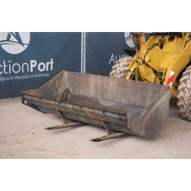 2011 كاتربيلر 906H-43200037