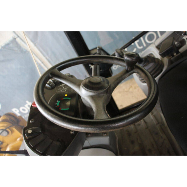 2011 كاتربيلر 906H-43200054