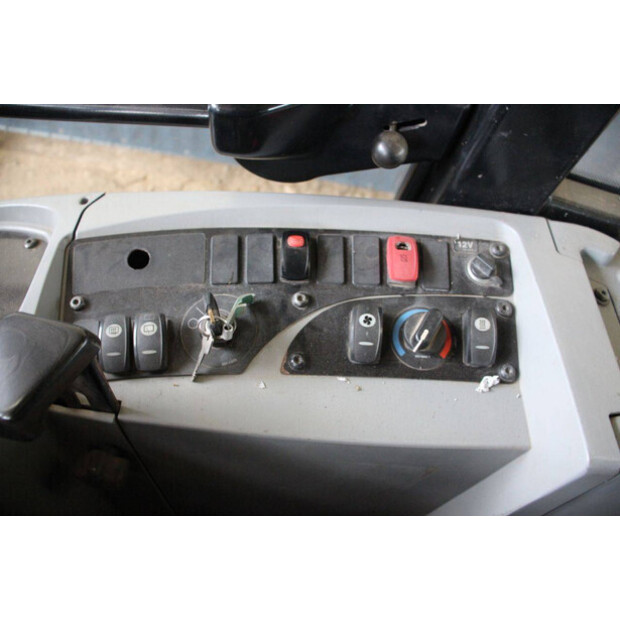 2011 كاتربيلر 906H-43200057