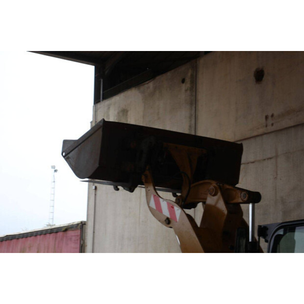 2011 كاتربيلر 906H-43200063