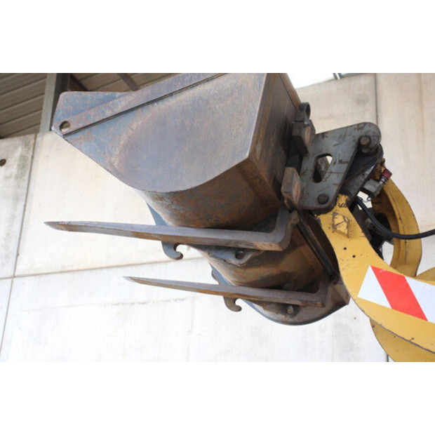 2011 كاتربيلر 906H-43200064