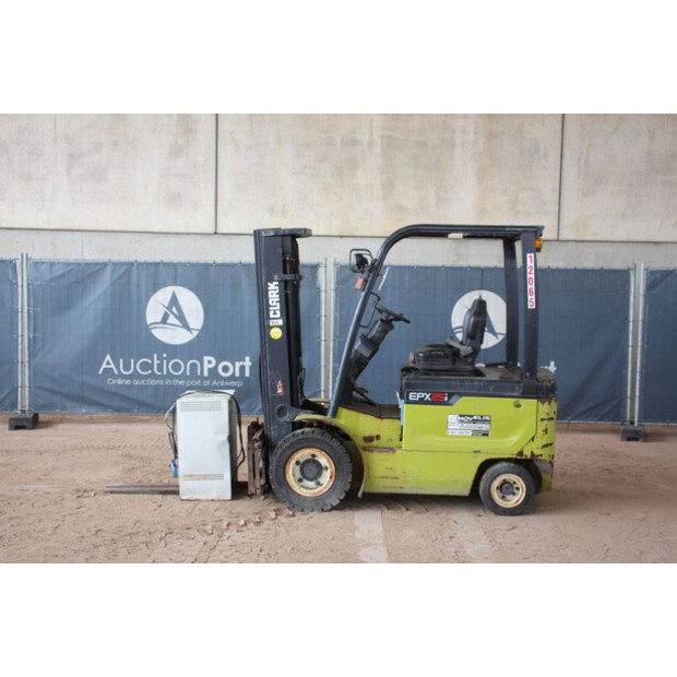 2019 كلارك EPX25i-43200332