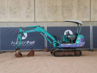 صورة ل حفارات صغيرة كوبوتا K-022