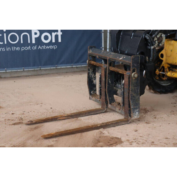 جيه سي بي 520-40-43201752