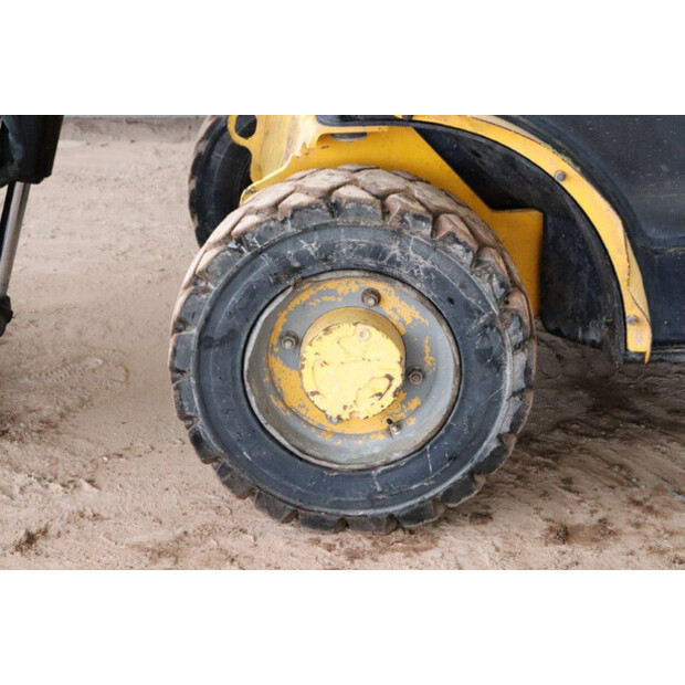 جيه سي بي 520-40-43201755