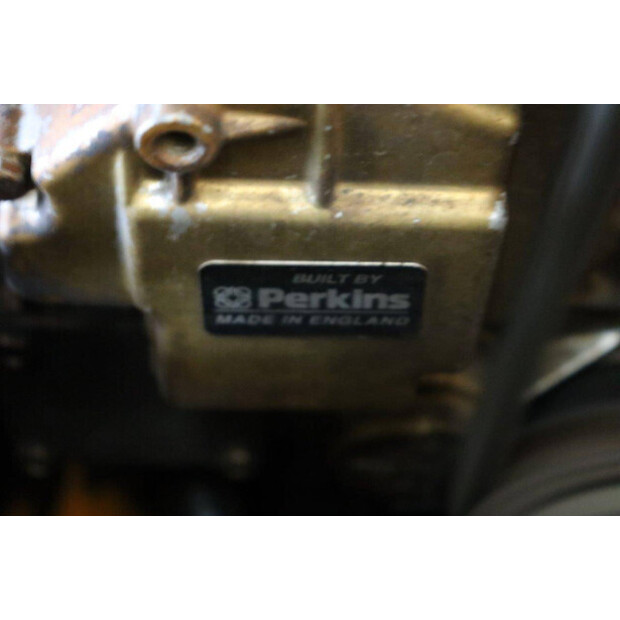 جيه سي بي 520-40-43201763